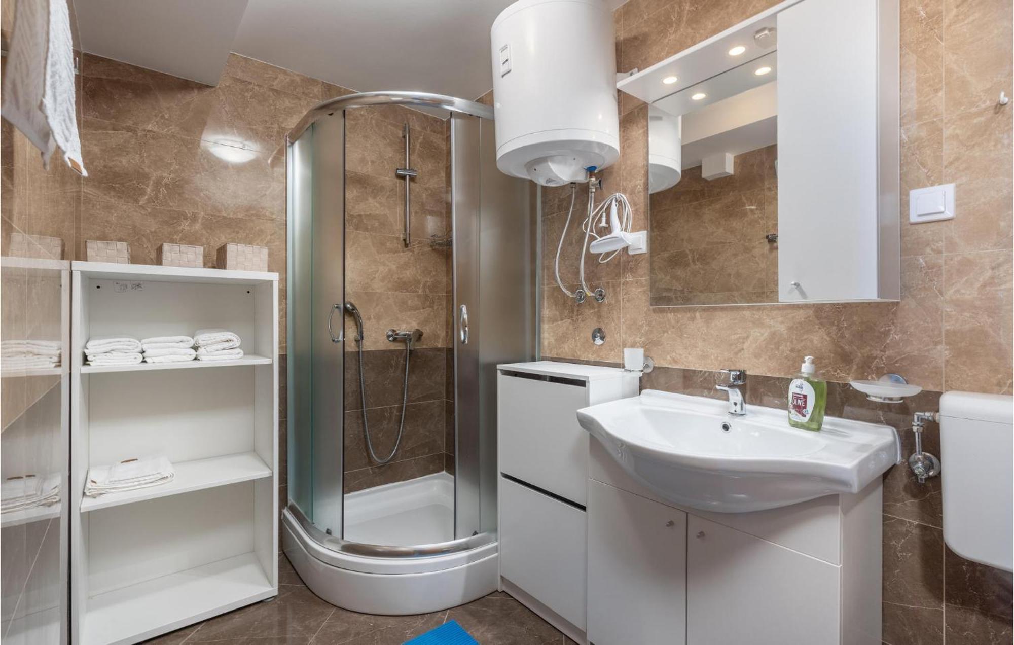 Cozy Apartment In Crikvenica With Kitchen Esterno foto
