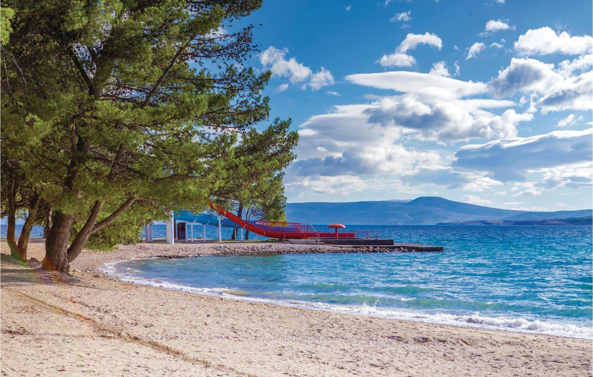 Cozy Apartment In Crikvenica With Kitchen Esterno foto