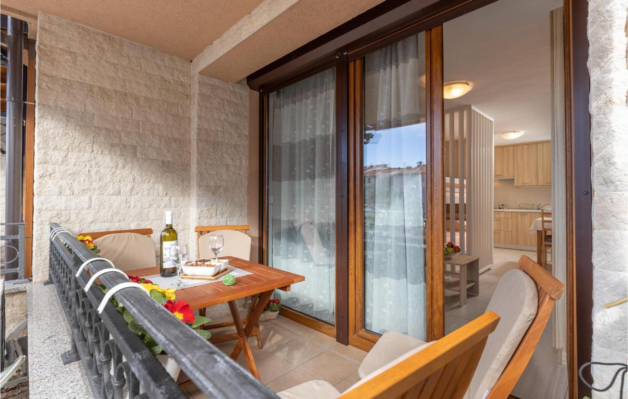 Cozy Apartment In Crikvenica With Kitchen Esterno foto